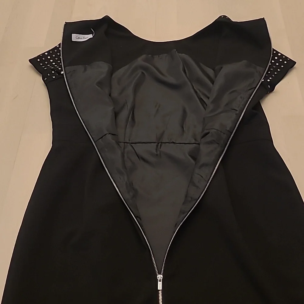 NWOT Calvin Klein Black Silver Studded Short Sleeved Fully Zip Back Midi Dress - Picture 10 of 15